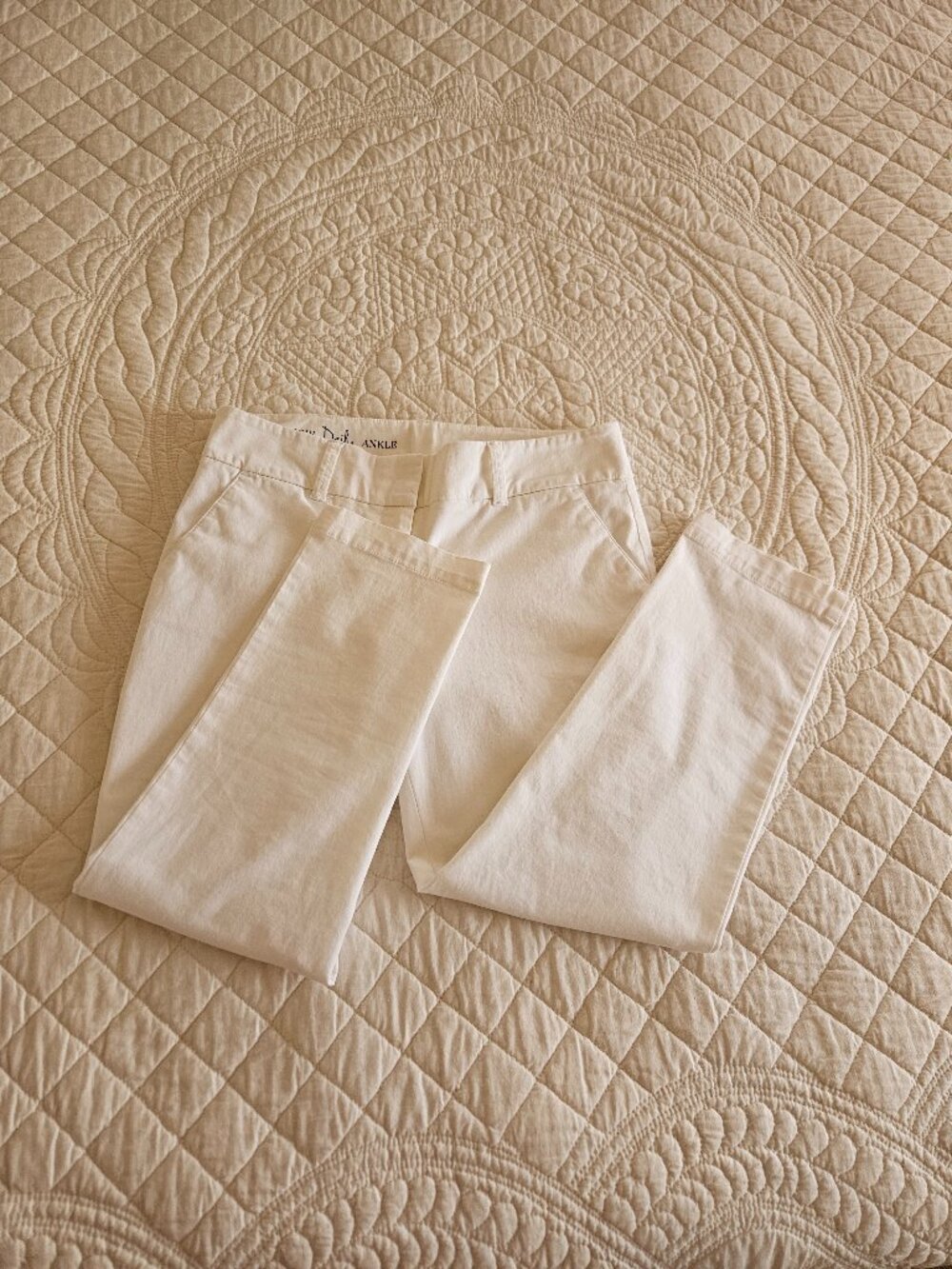 Talbot's White "The Daily Ankle" Cropped Pants - Size 4p